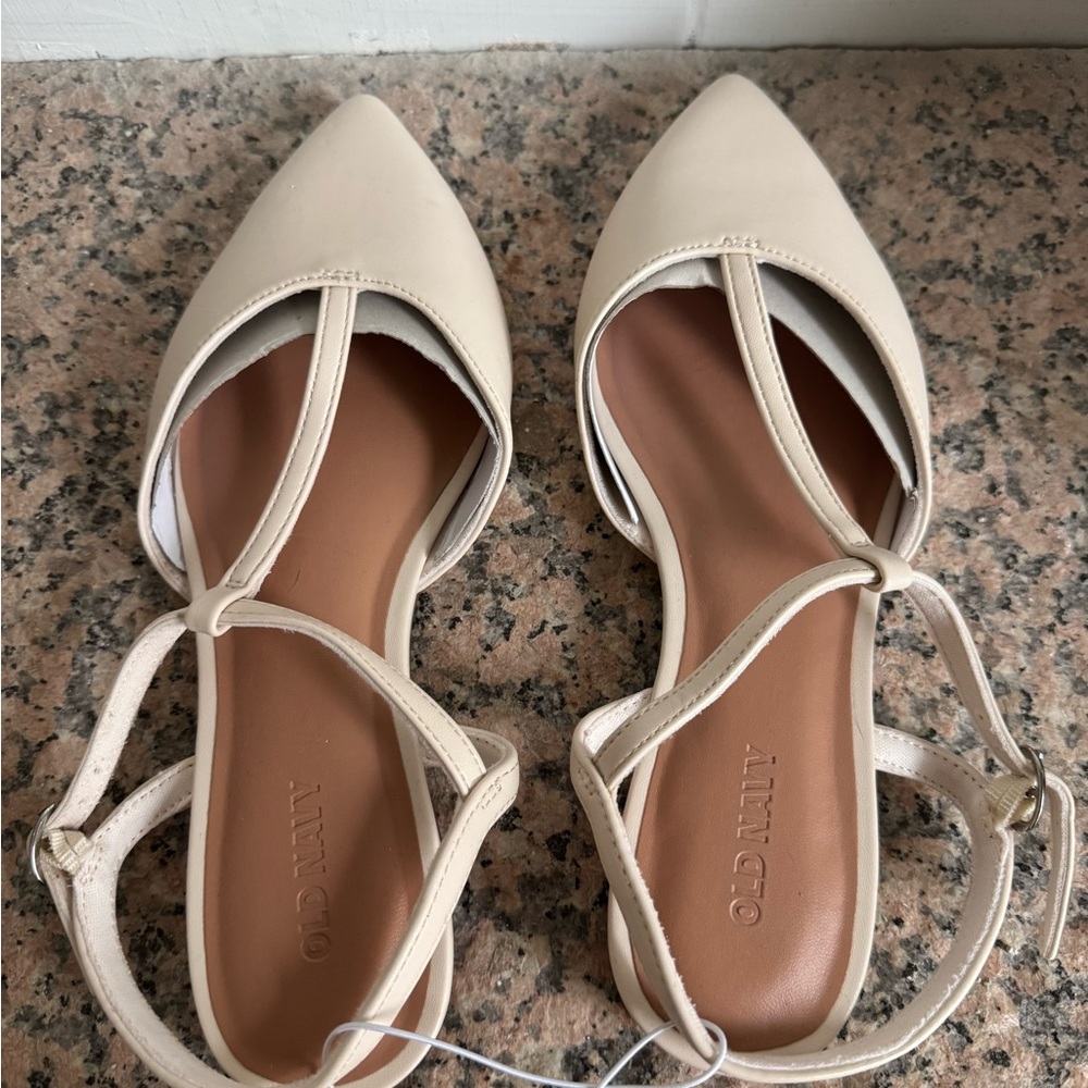 Old Navy Women's Tan Strappy Flats